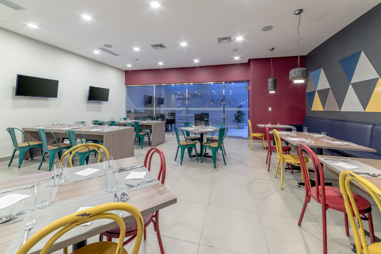 Food & Drinks 5, Novus Plaza Hodelpa, Distrito Nacional