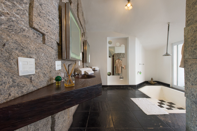 Bathroom 5, Les Jardins de Rio, Rio de Janeiro