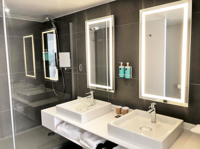Bathroom 5, Novotel Suites Montpellier, Hérault