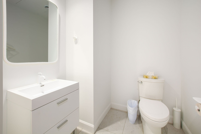 Bathroom 3, Les Lofts Saint-François - Par les Lofts Vieux-Québec, Communauté-Urbaine-de-Québec