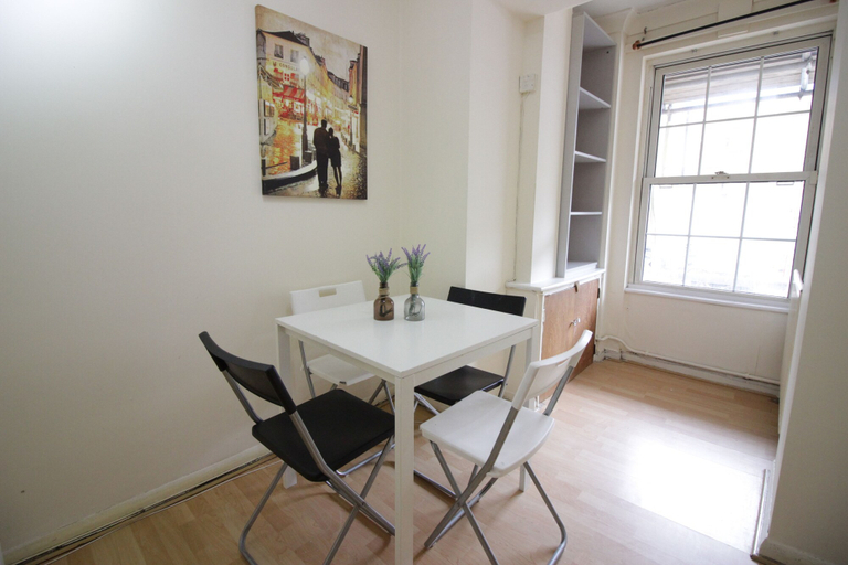 Others 5, BRU - Guest Apartment, London