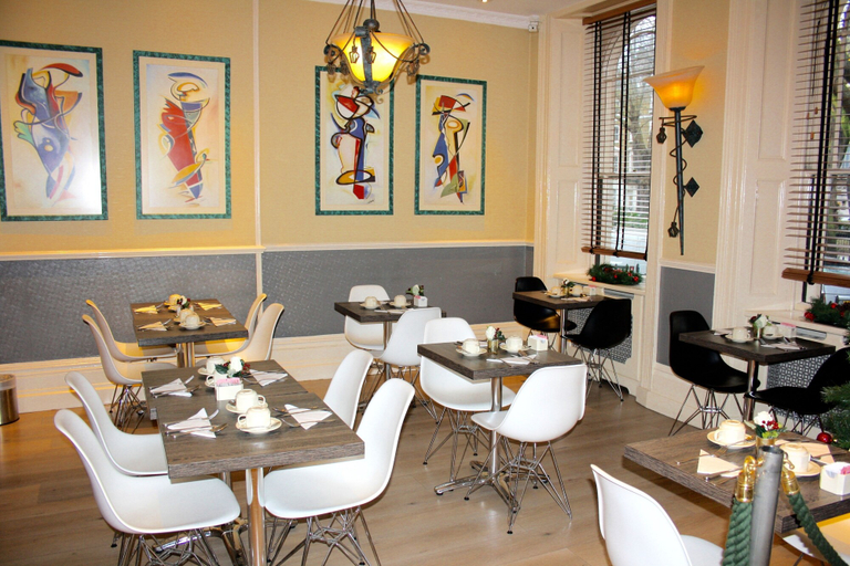 Food & Drinks 5, Columbus Hotel, London