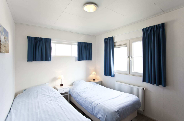 Bedroom 3, EuroParcs Schoneveld, Sluis