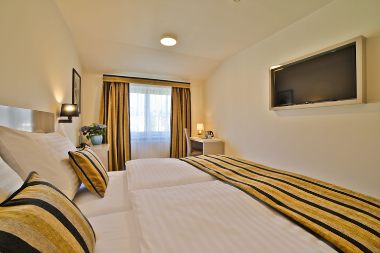 Bedroom 3, Hotel Ariston & Ariston Patio, Praha 1