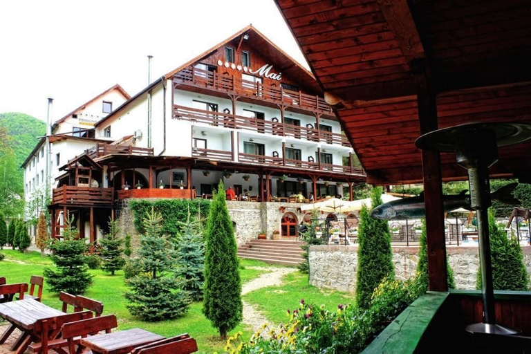 Exterior & Views 1, PENSIUNEA MAI, Rasinari