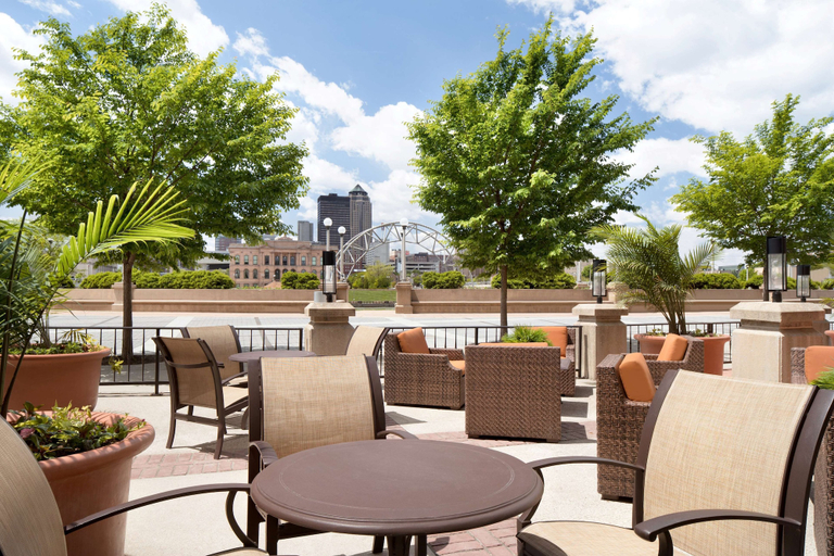 Food & Drinks 4, Embassy Suites Hotel Des Moines Downtown, Polk