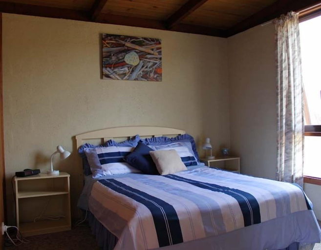 Bedroom 2, Flinders Island Cabin Park, Flinders