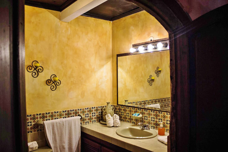 Bathroom 4, Hotel Convento Santa Catalina, Antigua Guatemala