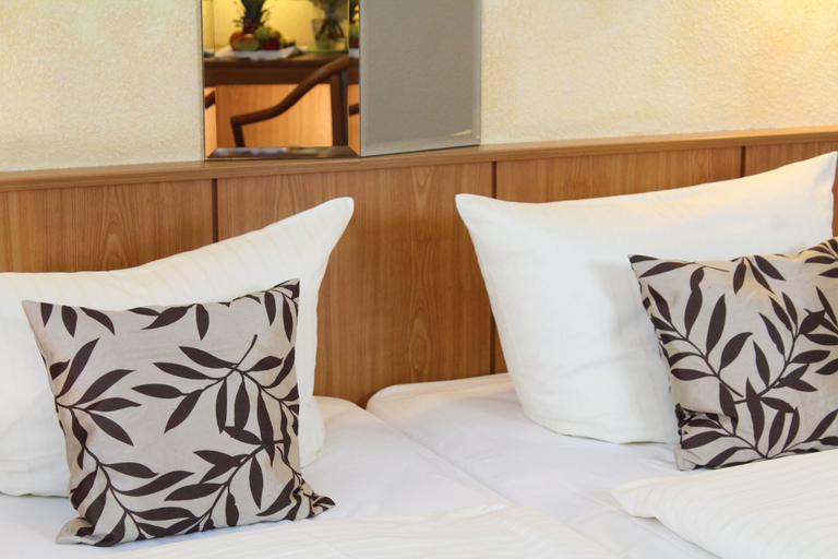 Bedroom 3, Hotel Weisser Schwan, Erfurt