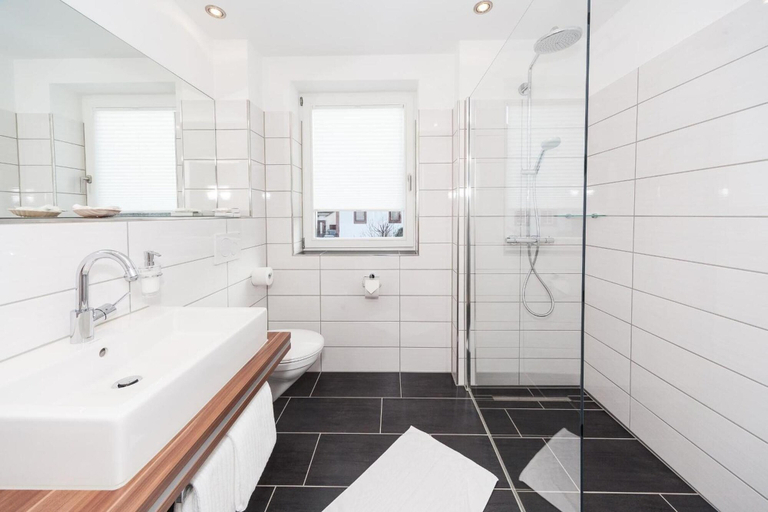 Bathroom 3, Hotel zum Anker, Bernkastel-Wittlich