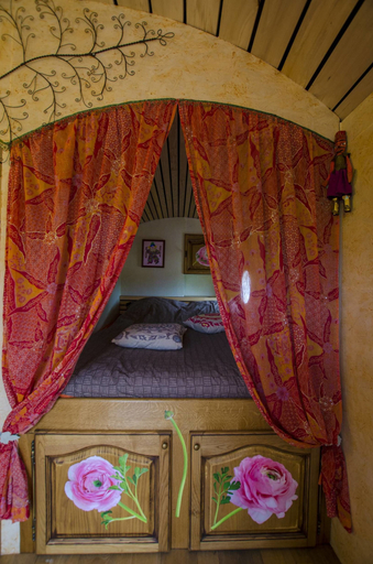 Bedroom 2, L'ecrin du Segala - La roulotte, Aveyron