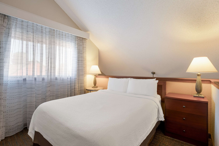 Bedroom 27
