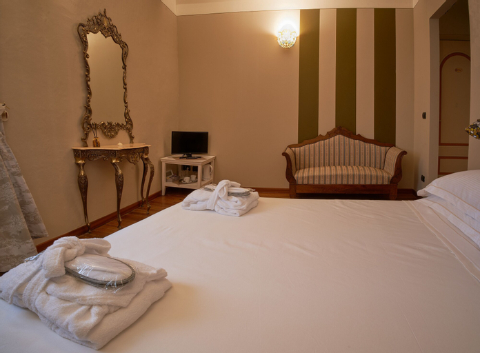 Bedroom 3, Antico Palazzo, Cuneo
