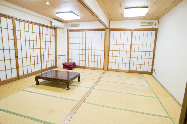 Others 5, A-yard, Ōme