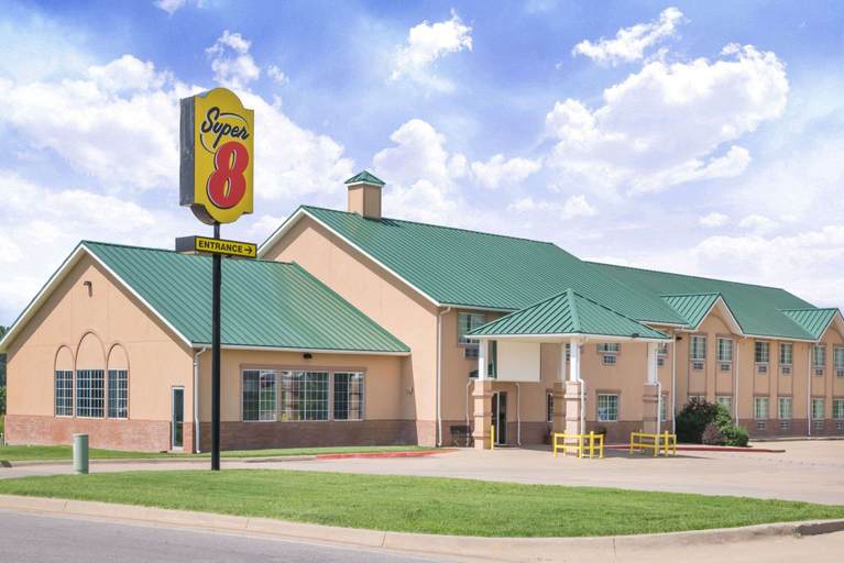 Exterior & Views 2, Super 8 by Wyndham Winfield/Quail Ridge Area, Cowley