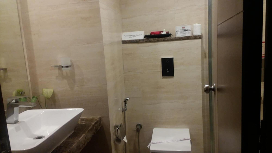 Bathroom 3, Pai Vista, Mysore