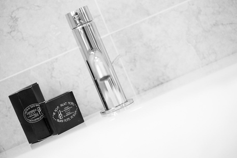 Bathroom 5, Grand Hotel De Rose, Cosenza
