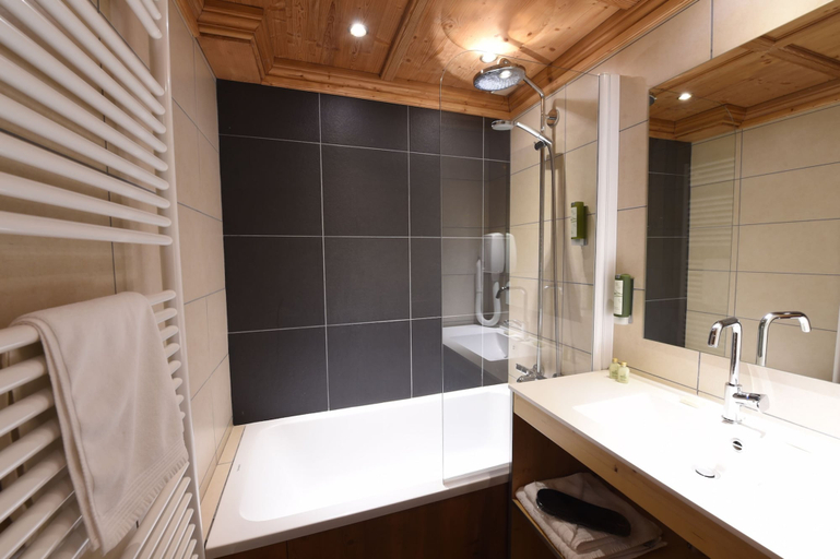 Bathroom 5, Park Hotel Suisse & Spa, Haute-Savoie