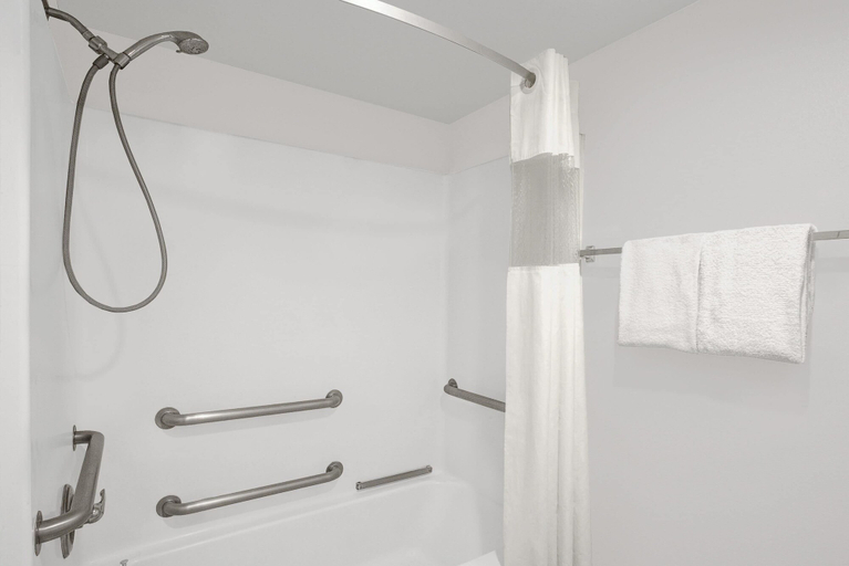Bathroom 4, Travelodge by Wyndham Cedar City, Iron