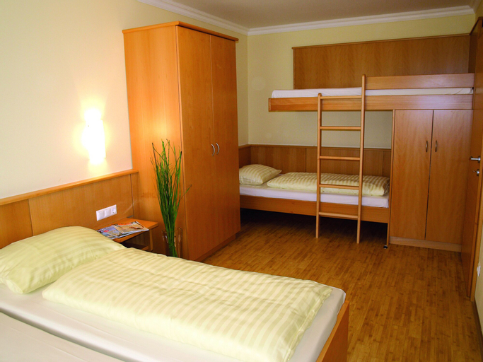 Bedroom 28
