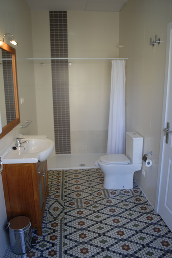 Bathroom 3, La Perla Granada Suites, Granada