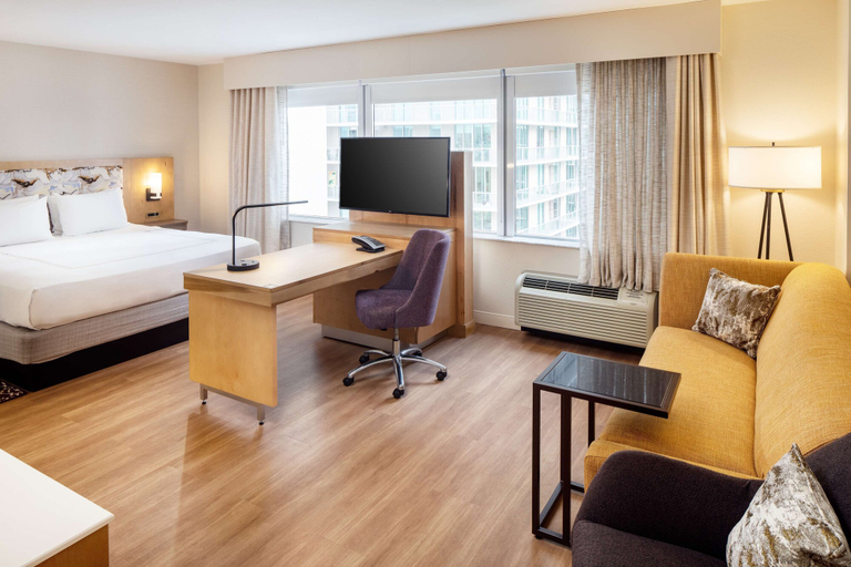 Bedroom 3, Hampton Inn & Suites Miami/Brickell-Downtown, Miami-Dade