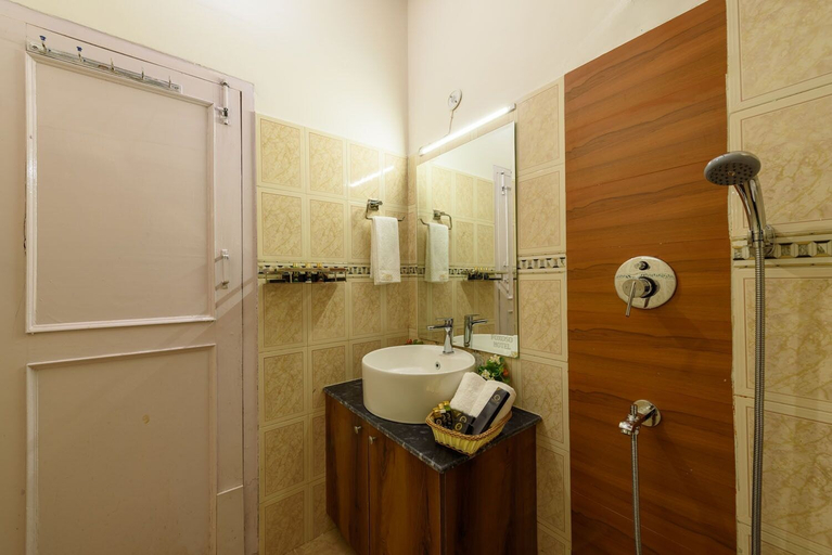 Bathroom 4, Foxoso The Mall Road, Nainital