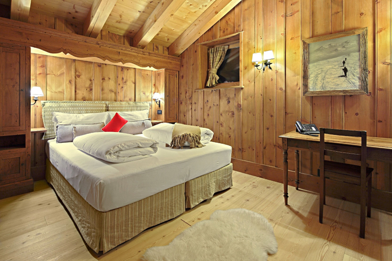 Bedroom 4, Hotellerie De Mascognaz, Aosta