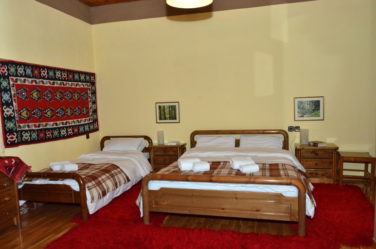 Bedroom 3, Balconi Tis Agorianis, Central Greece
