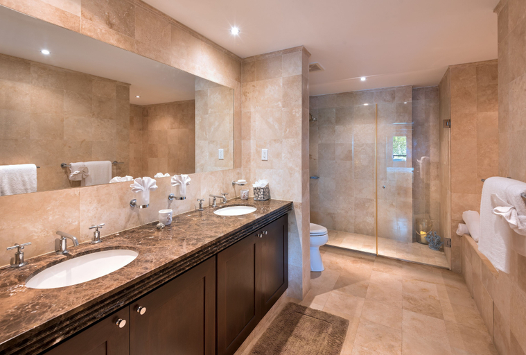 Bathroom 4, Coral Cove 11 by Altman