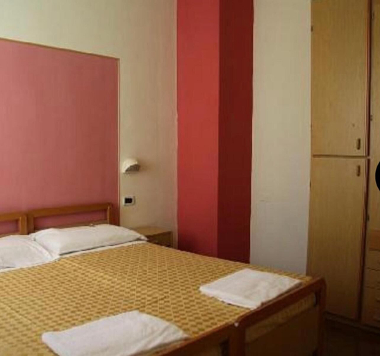 Bedroom 2, Hotel Losanna, Rimini