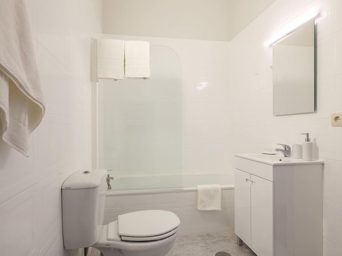 Bathroom, Oportonow-bolhão, Porto