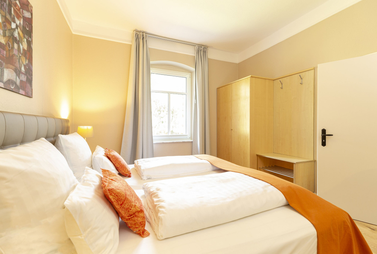 Bedroom 4, Villa Siegfried, Hof