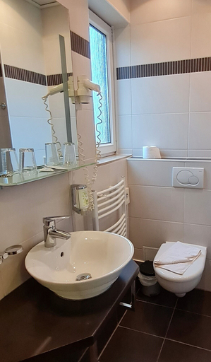 Bathroom 5, Hotel Prox, Ilm-Kreis