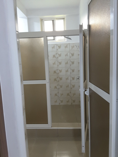 Bathroom 5, Two Mountains Lodge, Meru