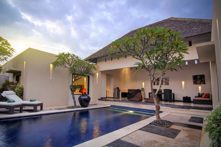 Sport & Beauty 2, The Seminyak Suite - Private Villa, Badung