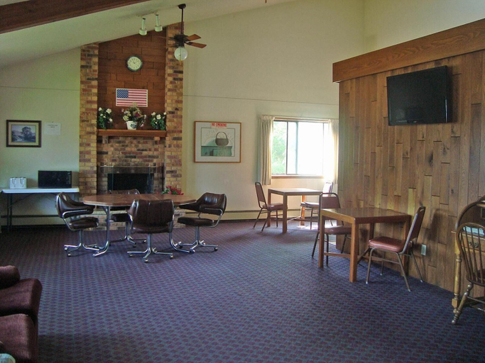 Others 4, AmeriVu Inn & Suites - Avon, Stearns