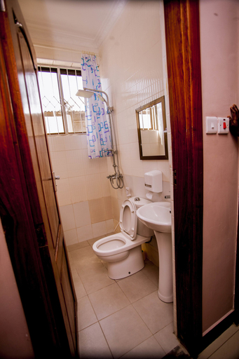 Bathroom 3, B10 Airport Lodge, Ilala