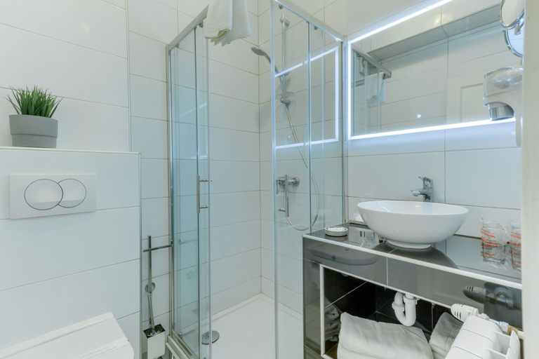 Bathroom 3, Hotel Riva, Kaštela
