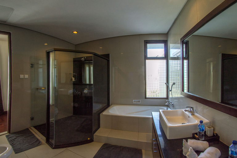 Bathroom 4, Villa Uma Girasole, Badung