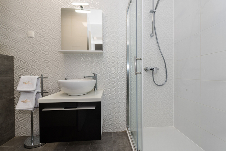 Bathroom 4, Villa Magnifica Apartments with pool, Novalja