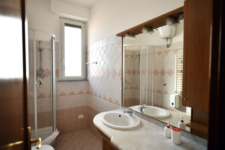 Bathroom 3, Via Curtatone 12 Apartment, Rome
