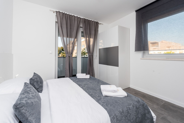 Bedroom 3, Villa Magnifica Apartments with pool, Novalja