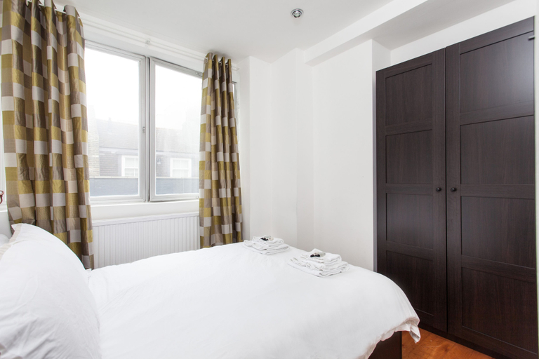 Bedroom 2, Spacious Apartment Berwick St &Oxford St, London