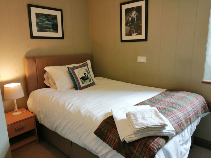 Bedroom 2, The George Inn, Somerset