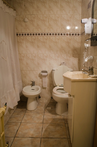Bathroom 4, San Remo Grand Hotel, General Pueyrredón