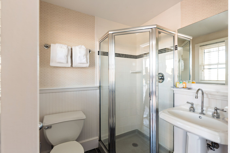 Bathroom 4, Crowne Pointe Historic Inn Adults Only, Barnstable