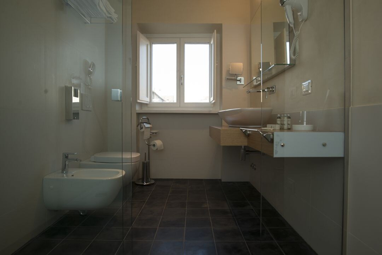 Bathroom 5, Relais Del Borgo Hotel e Spa, Ancona