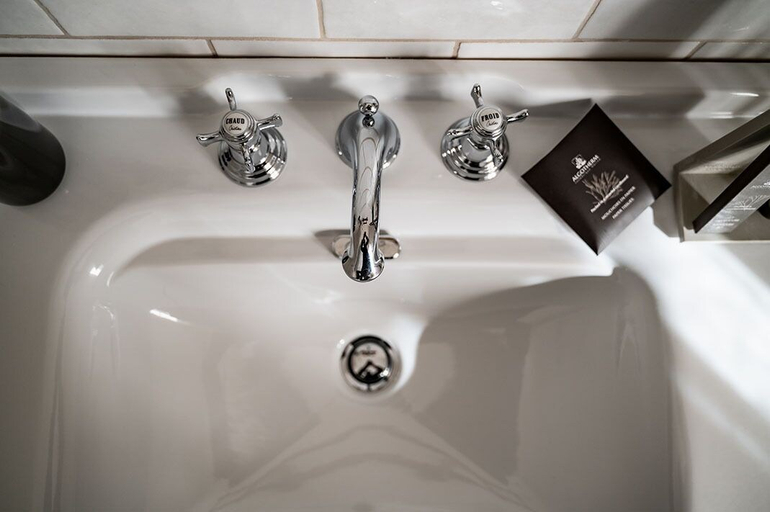 Bathroom 4, Château de Fiac Hôtel & Spa, Tarn