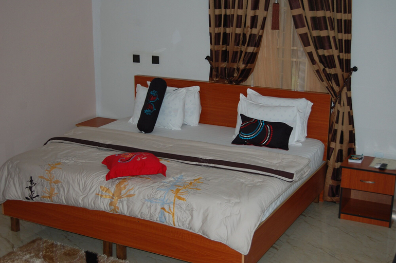 Bedroom 4, Nue Crest Hotel & Suites, Enugu East